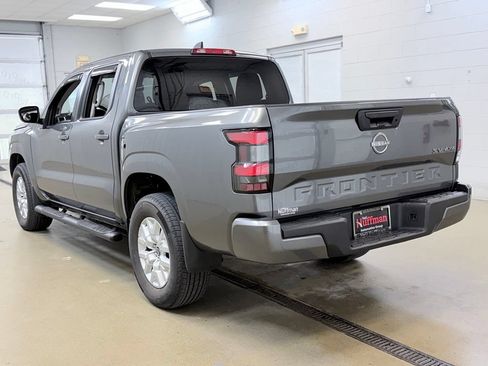Used 2022 Nissan Frontier SV AWD/4WD image 8