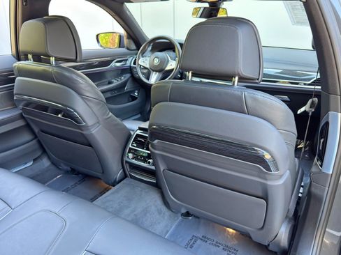 Used 2022 BMW 750i xDrive w/ M Sport Package image 42