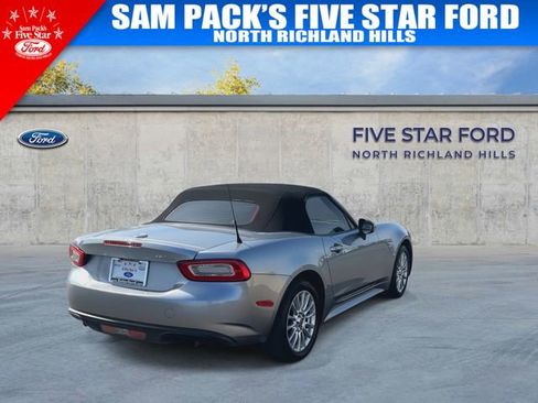 Used 2017 FIAT 124 Spider Classica image 9