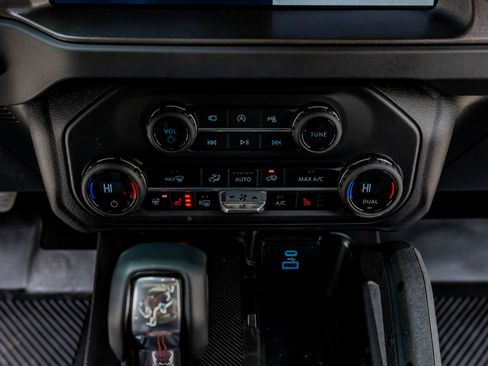 Used 2025 Ford Bronco Raptor AWD/4WD image 26