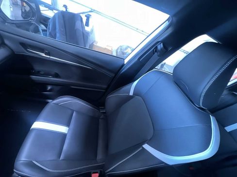 Used 2025 Toyota Camry SE image 33