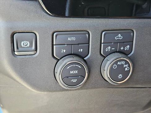 Used 2024 Chevrolet Silverado 1500 LT image 11