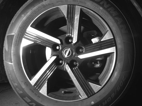 Used 2025 Nissan Sentra SV FWD image 13