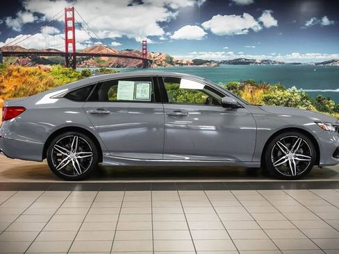 Used 2022 Honda Accord Touring image 5
