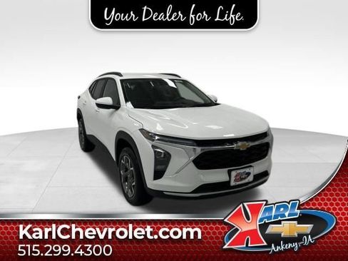 New 2026 Chevrolet Trax LT w/ Driver Confidence Package FWD image 1