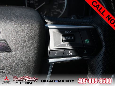 Used 2023 Mitsubishi Outlander SE Black Edition image 16
