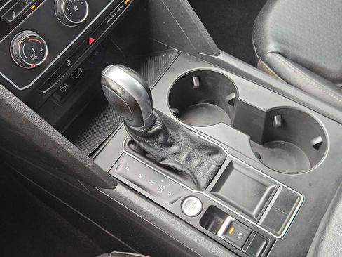 Used 2018 Volkswagen Atlas SE image 20