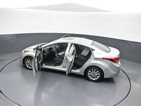 Used 2015 Hyundai Elantra SE w/ Option Group 03 FWD image 43