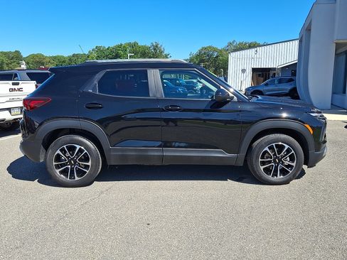 Certified 2024 Chevrolet TrailBlazer LT w/ LT Cold Weather Package AWD/4WD image 7