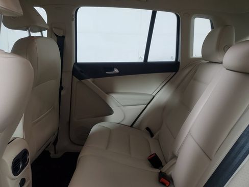 Used 2017 Volkswagen Tiguan S AWD/4WD image 11