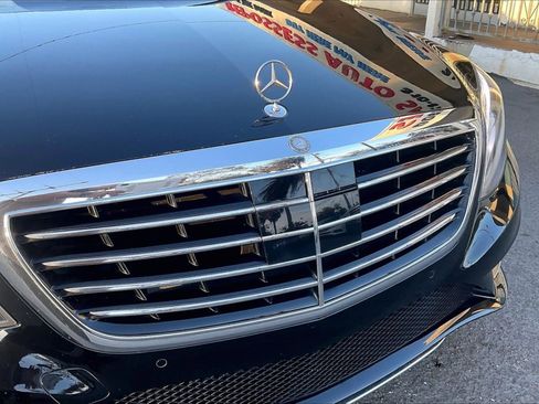 Used 2017 Mercedes-Benz S 550 Sedan image 28