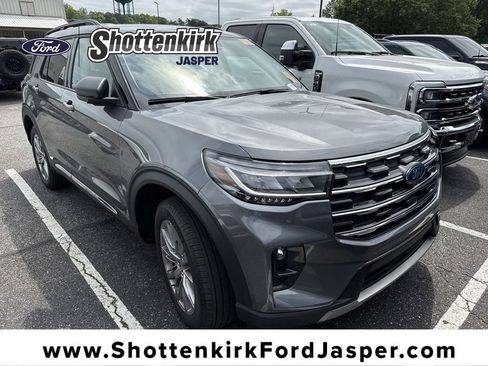 Used 2025 Ford Explorer Active w/ Active Comfort Package AWD/4WD image 1