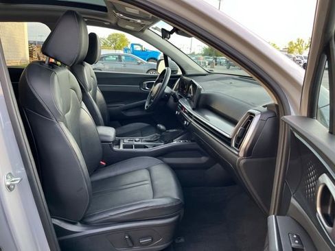 Used 2024 Kia Sorento EX w/ Panoramic Sunroof Package FWD image 25