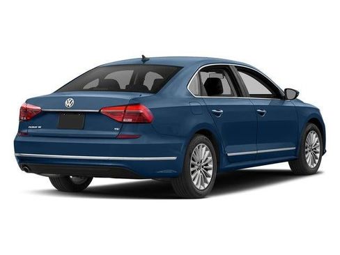 Used 2018 Volkswagen Passat 2.0T SE w/ SE Lighting Package FWD image 3