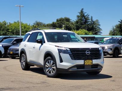 New 2026 Nissan Pathfinder SL w/ Cargo Package