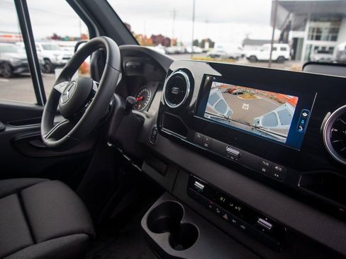 New 2025 Mercedes-Benz Sprinter 2500 image 32