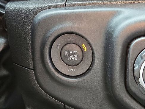 Used 2022 Jeep Wrangler Unlimited Rubicon 4xe image 32