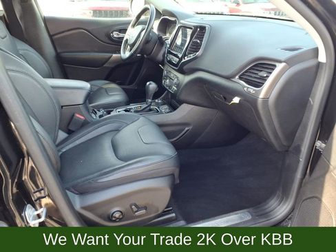 Used 2021 Jeep Cherokee Limited image 24