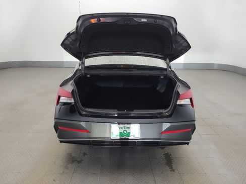 Used 2025 Hyundai Elantra Sport FWD image 29