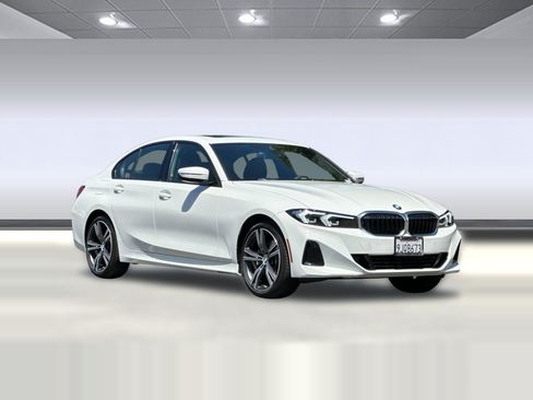 Used 2023 BMW 330i Sedan w/ Driving Assistance Package RWD image 7