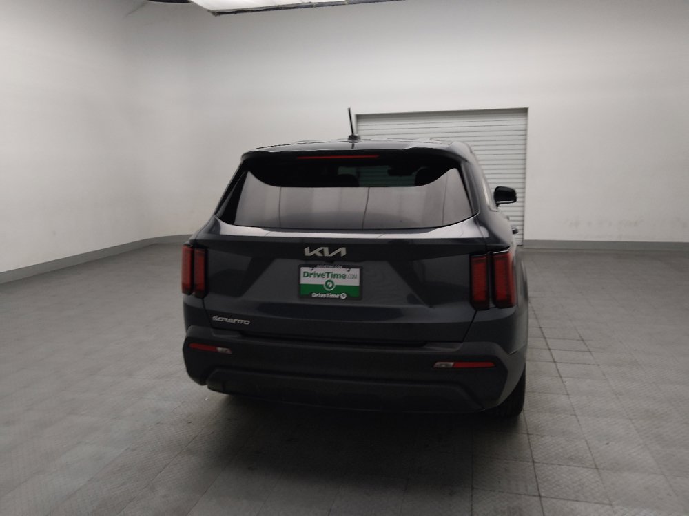 Used 2023 Kia Sorento LX FWD image 7