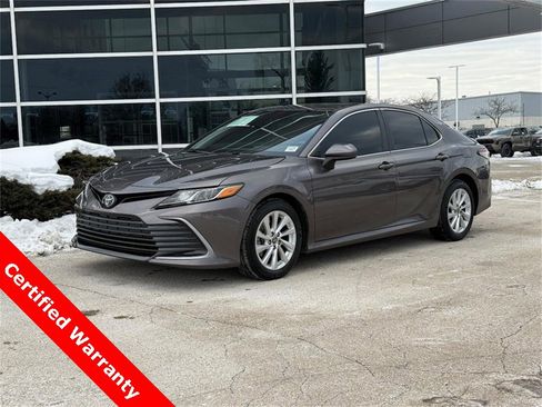 Used 2023 Toyota Camry LE image 7