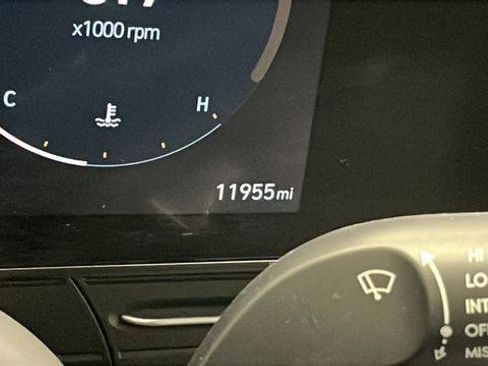 Used 2024 Hyundai Kona Limited image 10