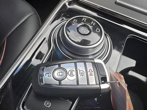 Used 2020 Ford Edge ST-Line FWD image 18