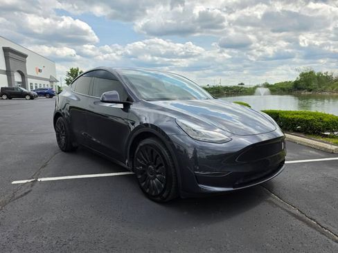 Used 2024 Tesla Model Y Long Range AWD/4WD image 72