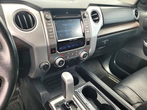 Used 2019 Toyota Tundra Limited w/ Limited Premium Package AWD/4WD image 17