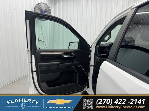Used 2023 Chevrolet Silverado 1500 RST w/ Rally Edition AWD/4WD image 8
