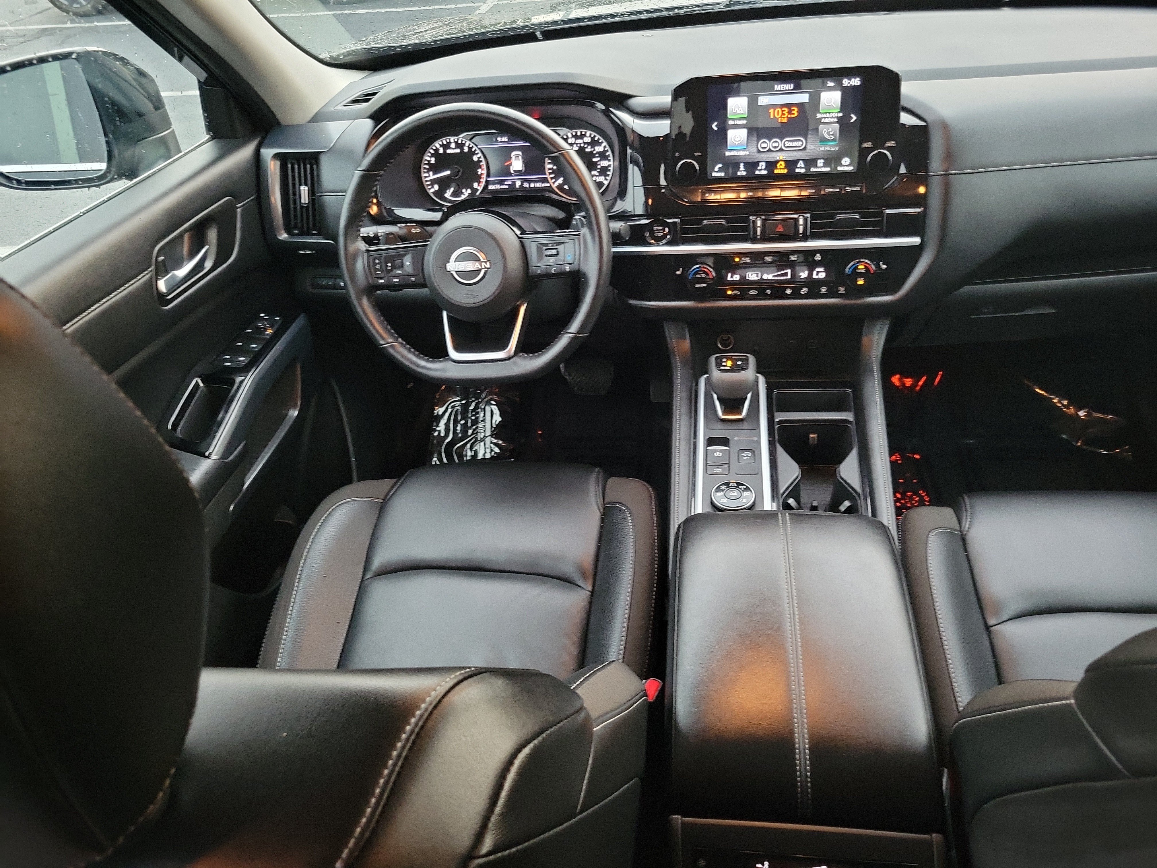 Used 2025 Nissan Pathfinder SL AWD/4WD image 16
