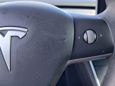 Used 2021 Tesla Model Y 2WD image 30