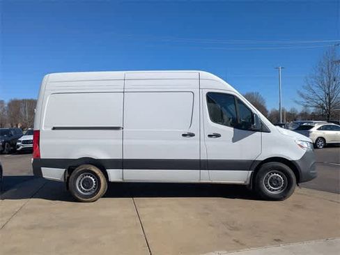 Used 2025 Mercedes-Benz Sprinter 2500 image 11
