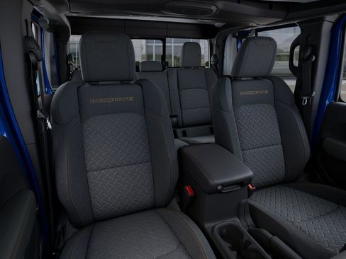 New 2025 Jeep Gladiator Mojave w/ Convenience Group image 16