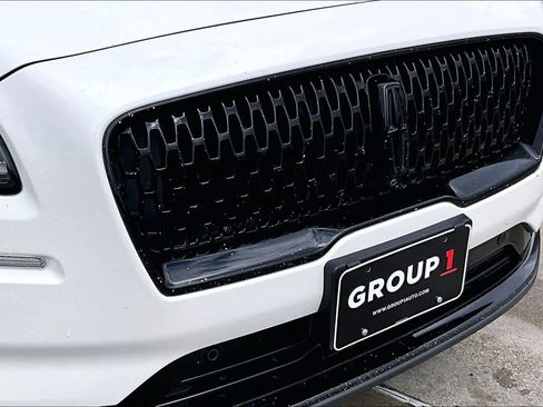 Used 2022 Lincoln Nautilus Reserve w/ Equipment Group 201A image 27