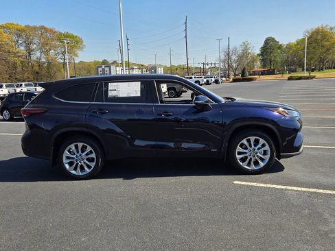 New 2026 Toyota Highlander Limited image 17