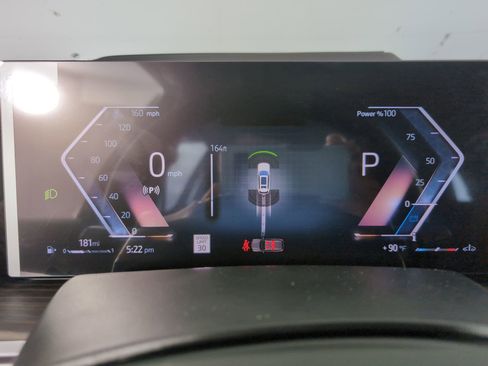 Used 2026 BMW X7 xDrive40i w/ Premium Package image 32