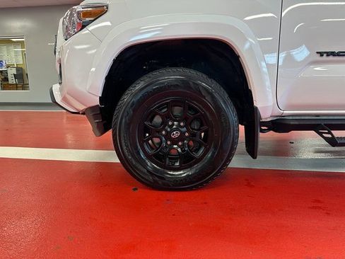 Used 2022 Toyota Tacoma SR5 image 25