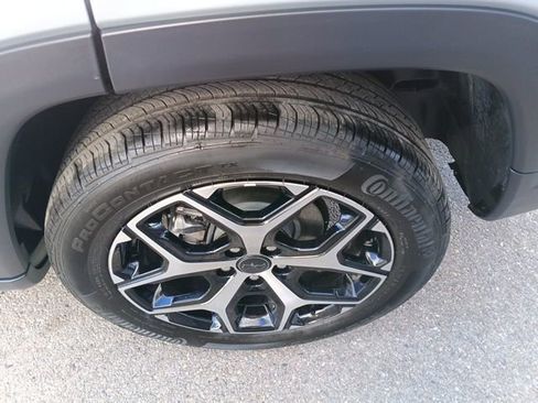 Used 2025 Jeep Compass Limited image 15