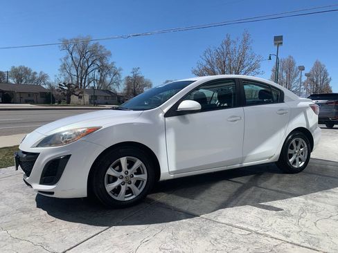Used 2010 MAZDA MAZDA3 i Touring image 4