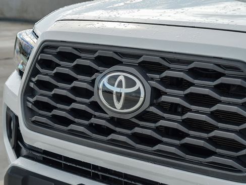 Certified 2022 Toyota Tacoma TRD Off-Road w/ Technology Package image 11