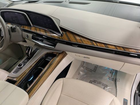 Used 2022 Cadillac Escalade Premium Luxury Platinum image 30