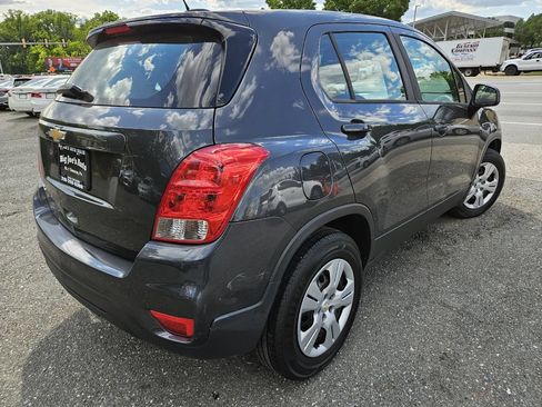 Used 2019 Chevrolet Trax LS FWD image 5