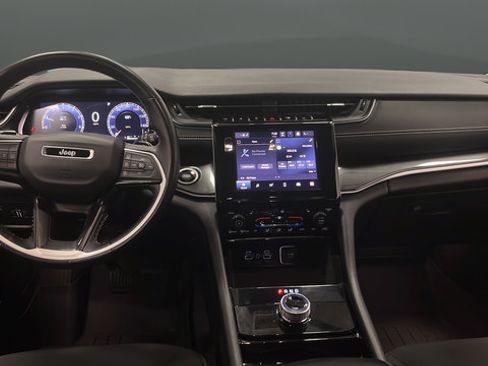Used 2021 Jeep Grand Cherokee L Laredo w/ Luxury Tech Group I AWD/4WD image 11