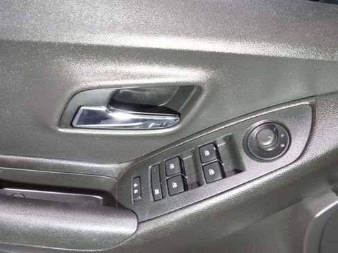 Used 2019 Chevrolet Trax LS FWD image 9