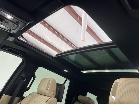 Used 2021 Cadillac Escalade Premium Luxury w/ Driver Assist Tech Package image 19