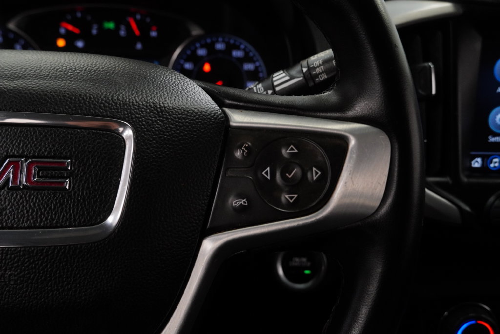 Used 2023 GMC Terrain SLT w/ LPO, Floor Liner Package FWD image 31