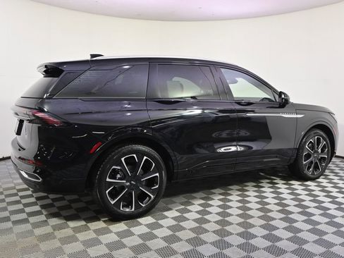 New 2026 Lincoln Nautilus Reserve image 7