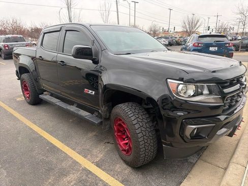Used 2021 Chevrolet Colorado Z71 w/ Z71 Midnight Edition AWD/4WD image 3